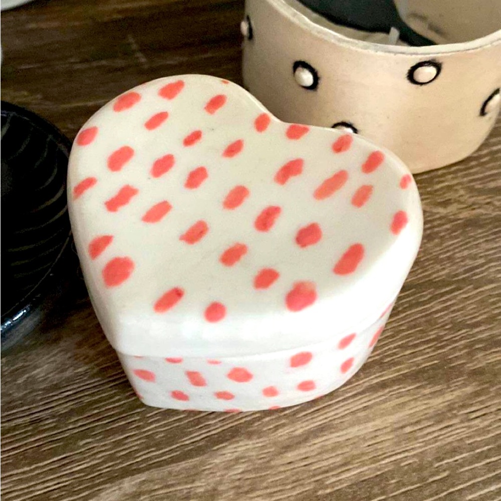 Susan Hanft heart box rare pink hearts ceramic HTF VHTF rare one of a kind